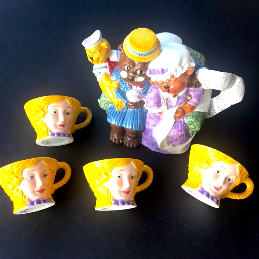 Department 56 Goldilocks & bears tea set